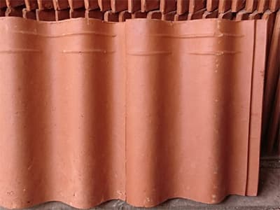 detail gelombang pengusaha genteng